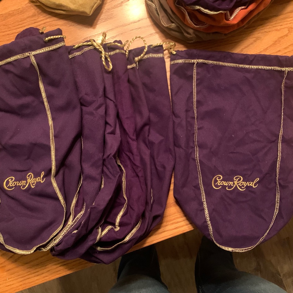 8 Crown Whiskey  1.75  bags